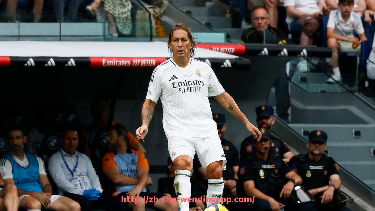 问鼎娱乐官网-2025年世俱杯赛事赞助品牌推广活动的策划与落地执行