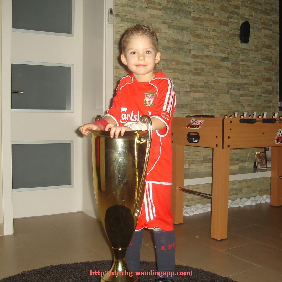 问鼎娱乐官网-2018年中超联赛冠名变更及赞助商信息梳理